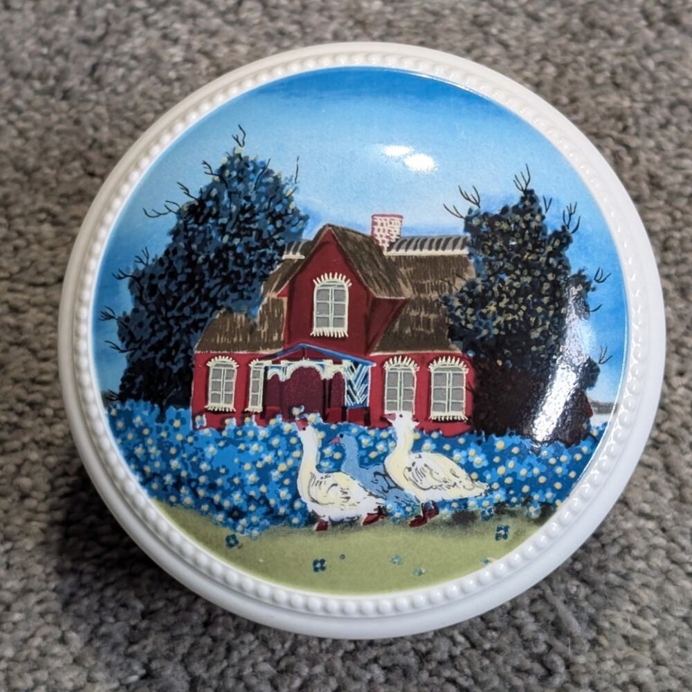 Vintage "House and Geese" Villeroy & Boch Galerie Bone China Trinket Box